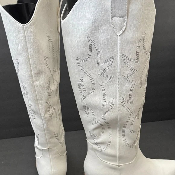 White Embroidered Knee-High Boots - Picture 3 of 9